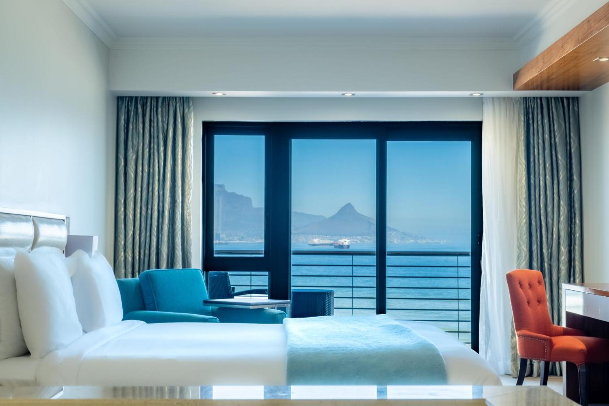 Blaauwberg Beach Hotel بلوبيرجستراند المظهر الخارجي الصورة