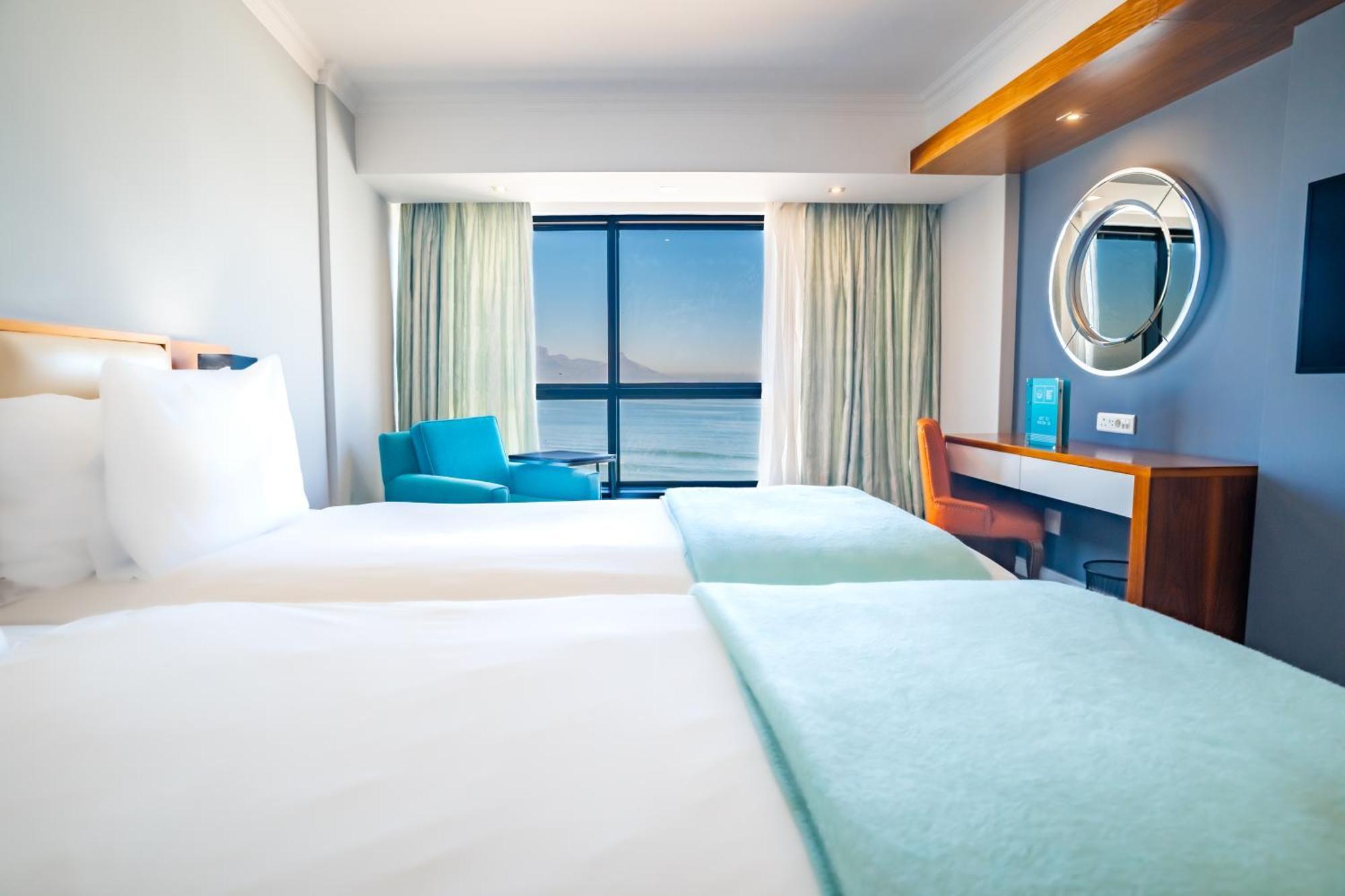 Blaauwberg Beach Hotel بلوبيرجستراند المظهر الخارجي الصورة