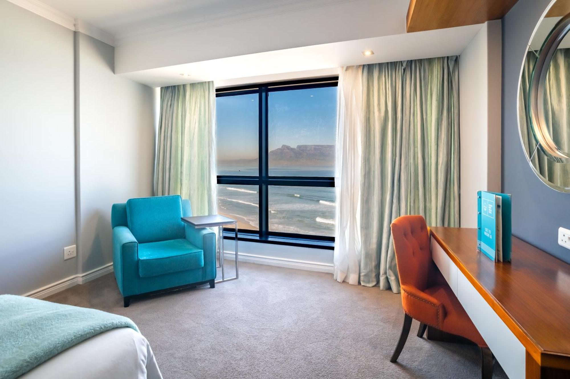 Blaauwberg Beach Hotel بلوبيرجستراند المظهر الخارجي الصورة