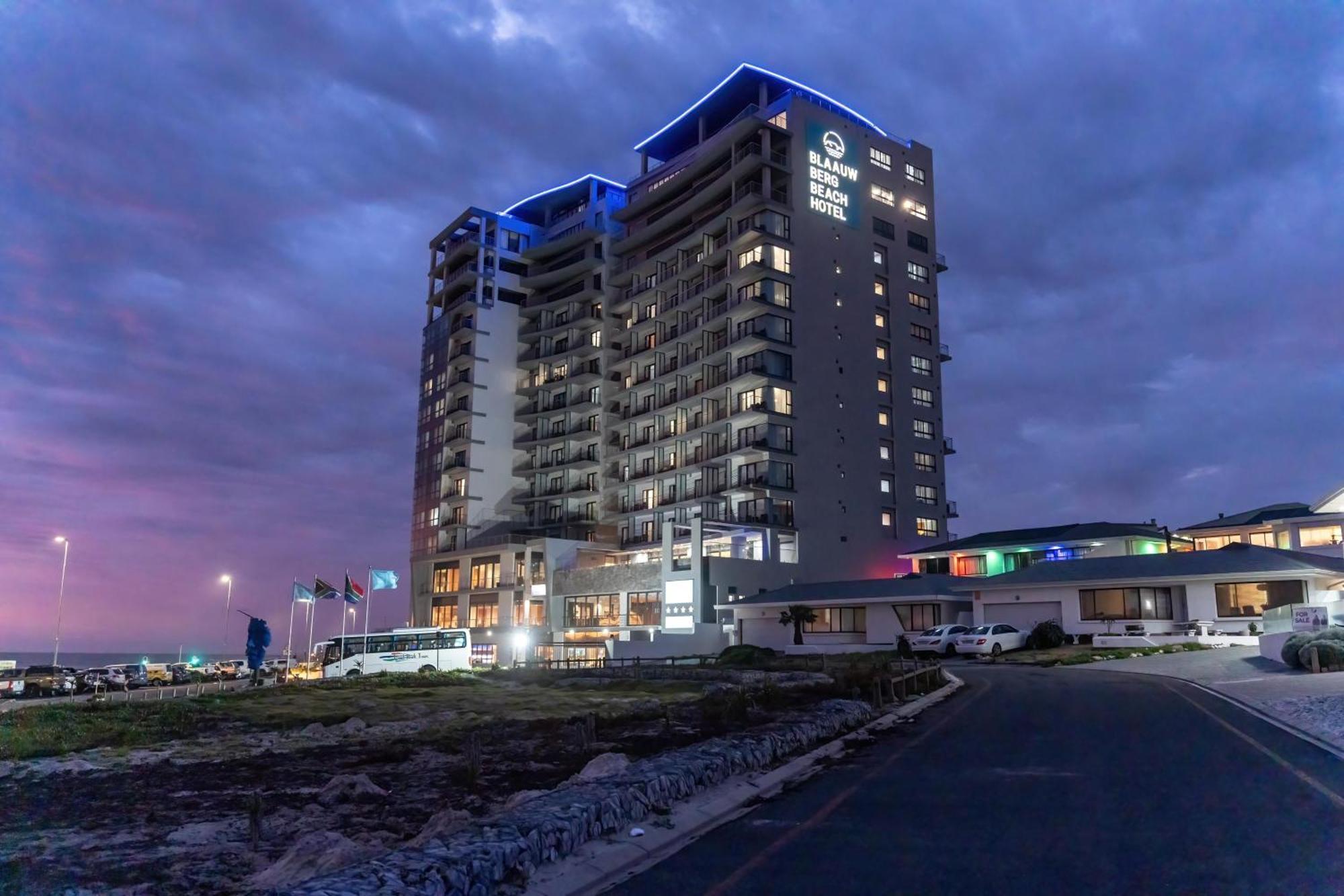 Blaauwberg Beach Hotel بلوبيرجستراند المظهر الخارجي الصورة