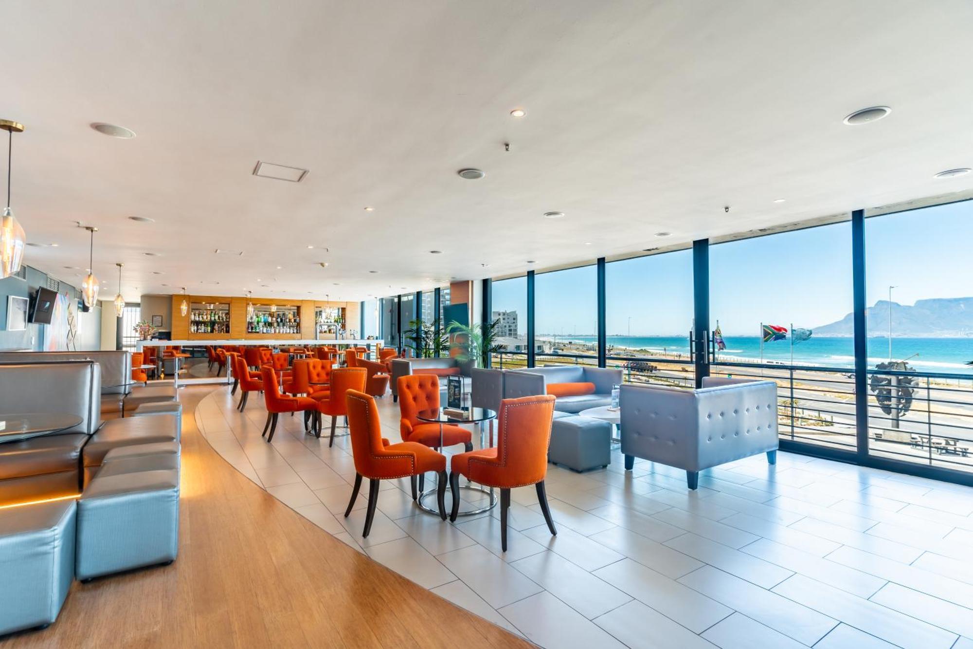 Blaauwberg Beach Hotel بلوبيرجستراند المظهر الخارجي الصورة