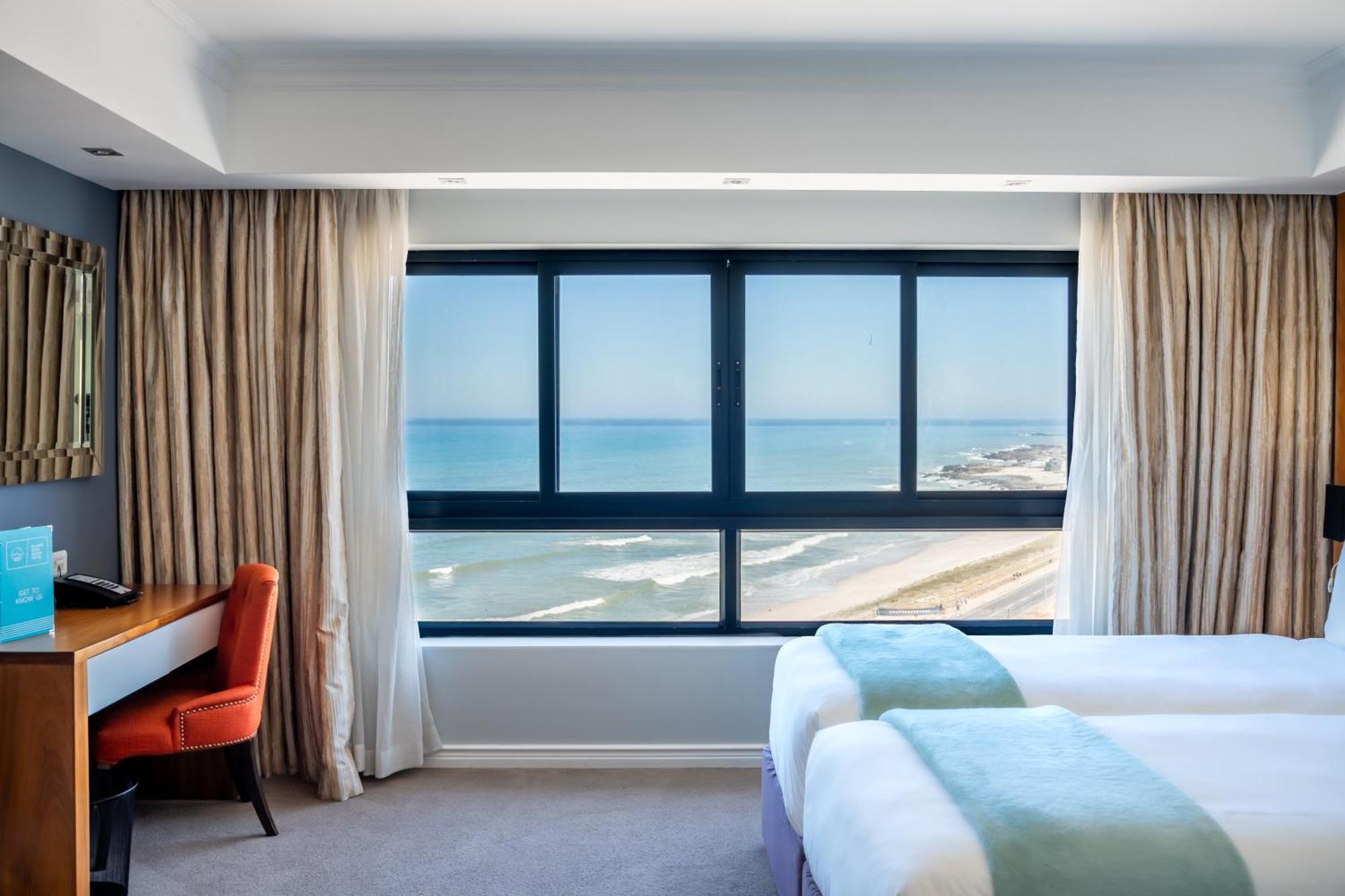 Blaauwberg Beach Hotel بلوبيرجستراند المظهر الخارجي الصورة