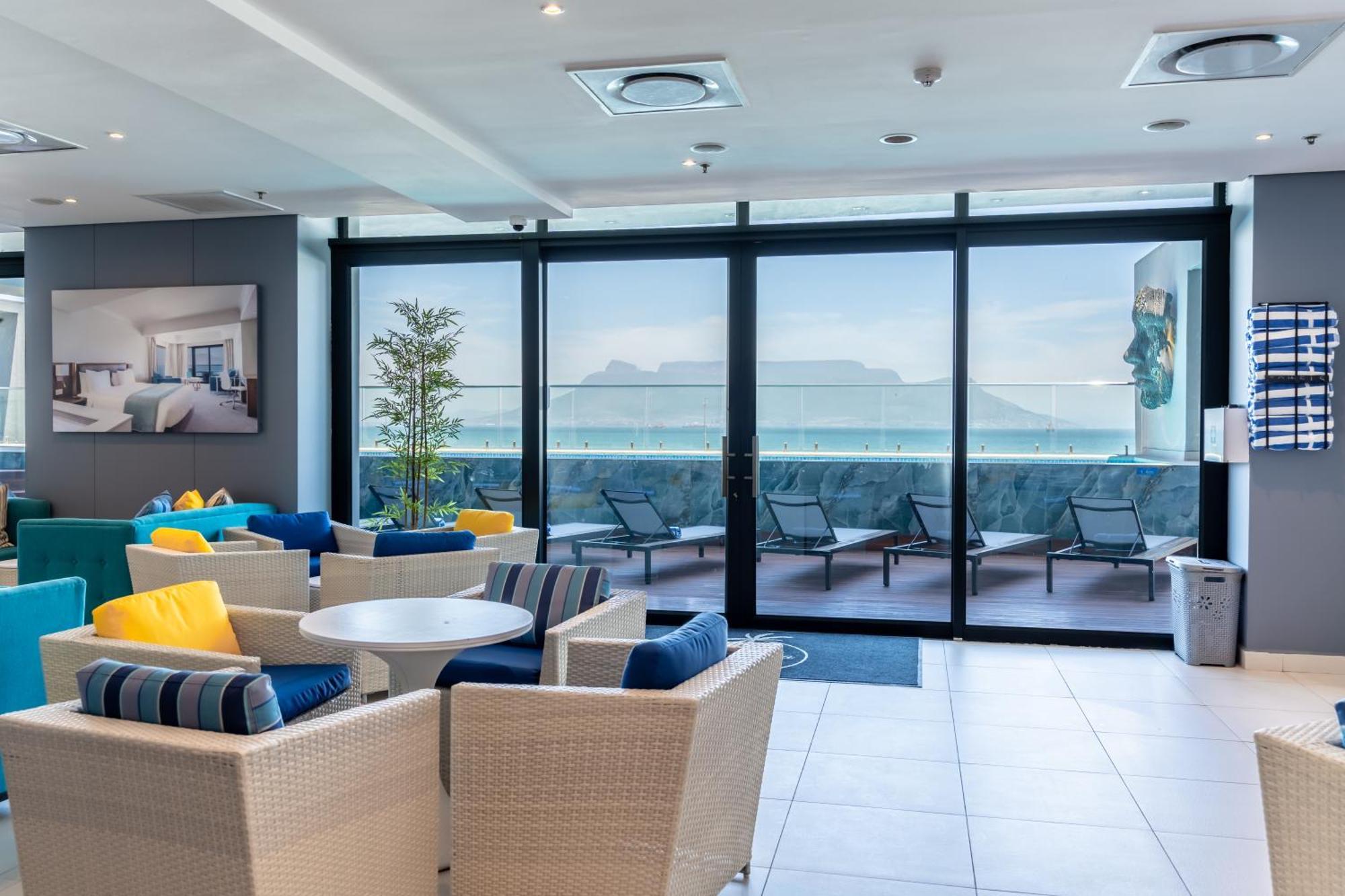 Blaauwberg Beach Hotel بلوبيرجستراند المظهر الخارجي الصورة