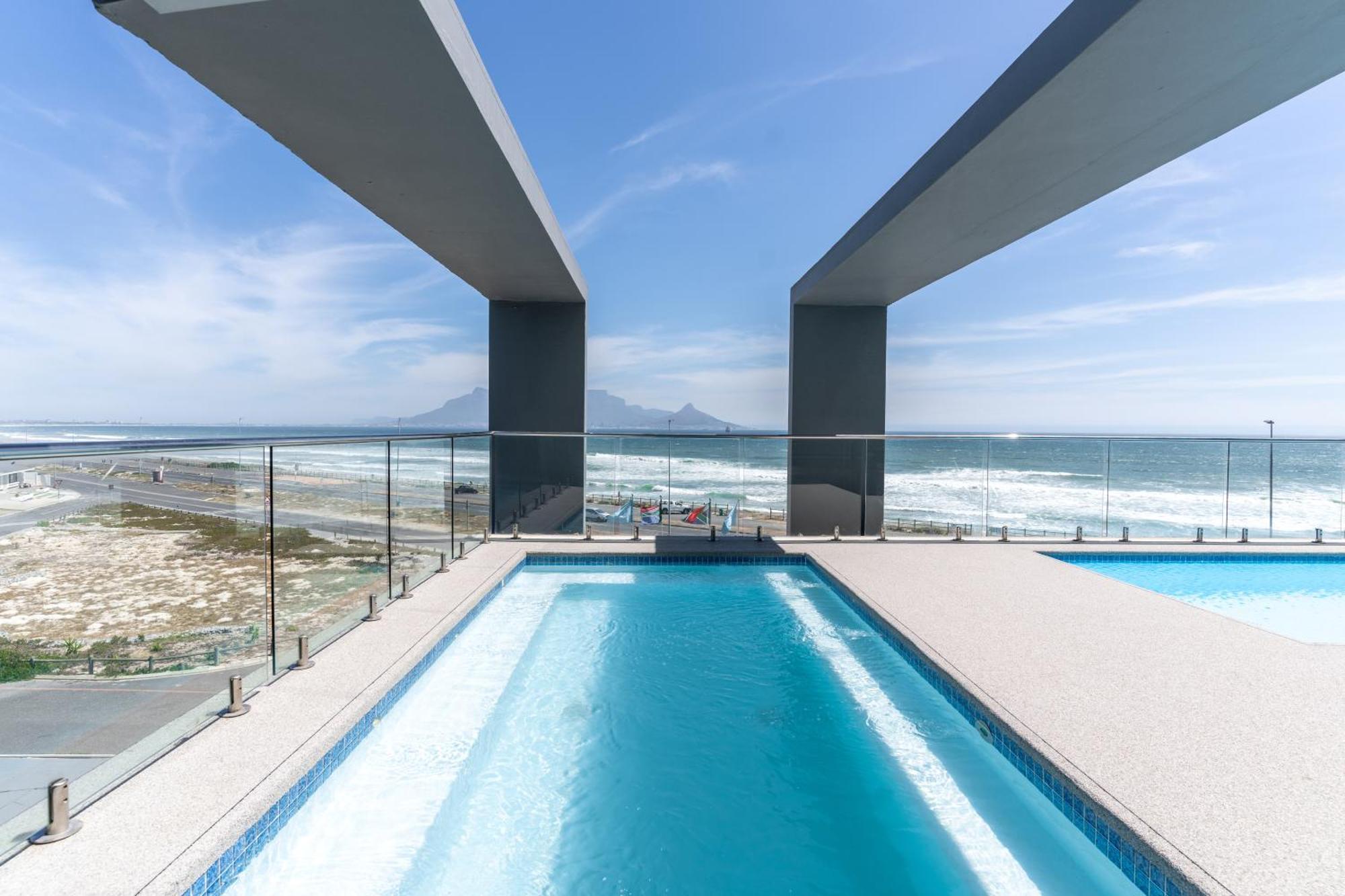 Blaauwberg Beach Hotel بلوبيرجستراند المظهر الخارجي الصورة